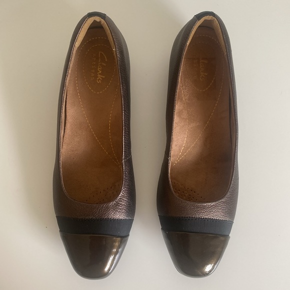 Clarks Keesha Metallic Leather Shoe Size 7.5 Low Heel Square Toe Business Casual - Picture 5 of 16
